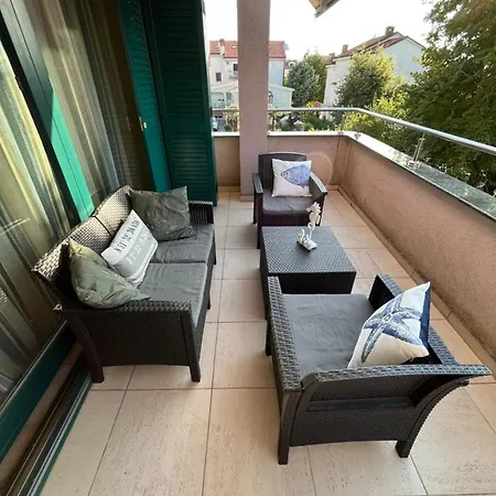 Fresh Apartment *